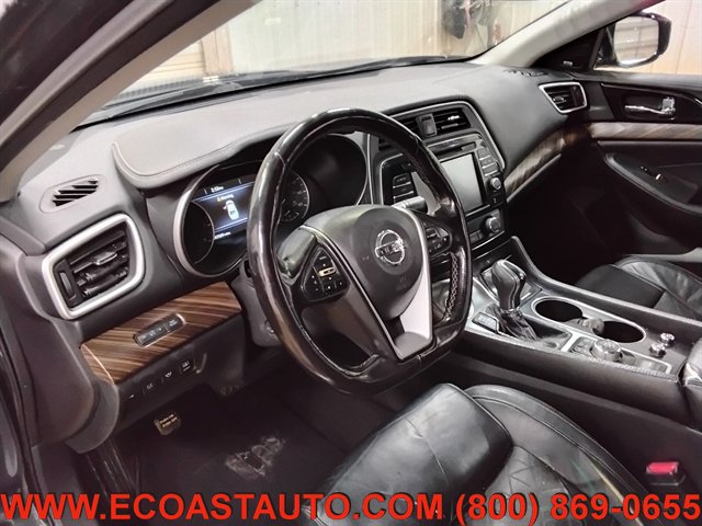 Used 2017 Nissan Maxima Platinum w/ Interior Lighting Package image 11