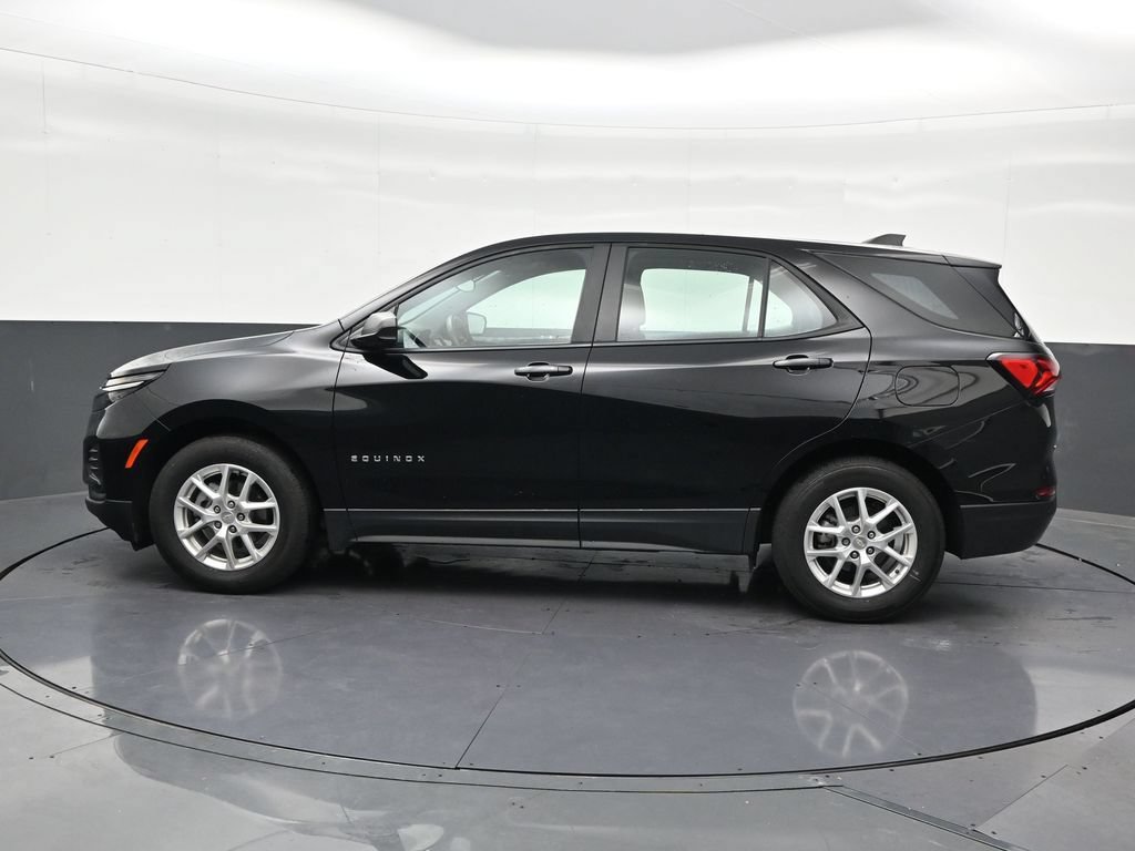 Used 2024 Chevrolet Equinox LS w/ Driver Confidence II Package FWD image 2