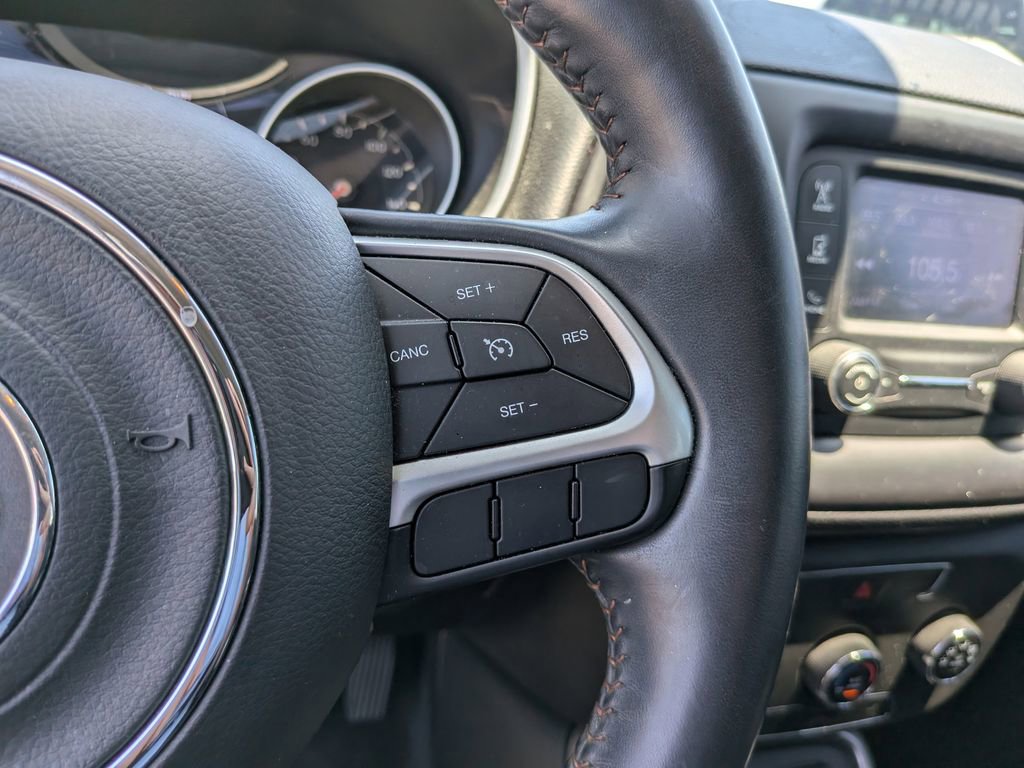 Used 2018 Jeep Compass Latitude FWD image 28