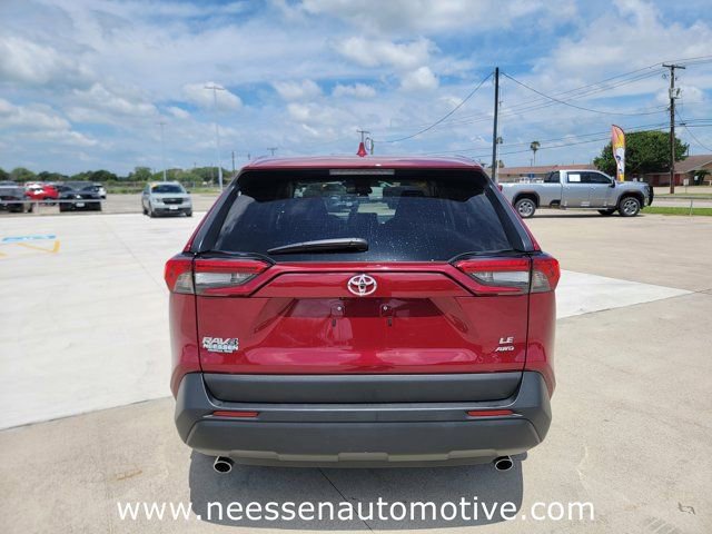 Used 2024 Toyota RAV4 LE AWD/4WD image 6
