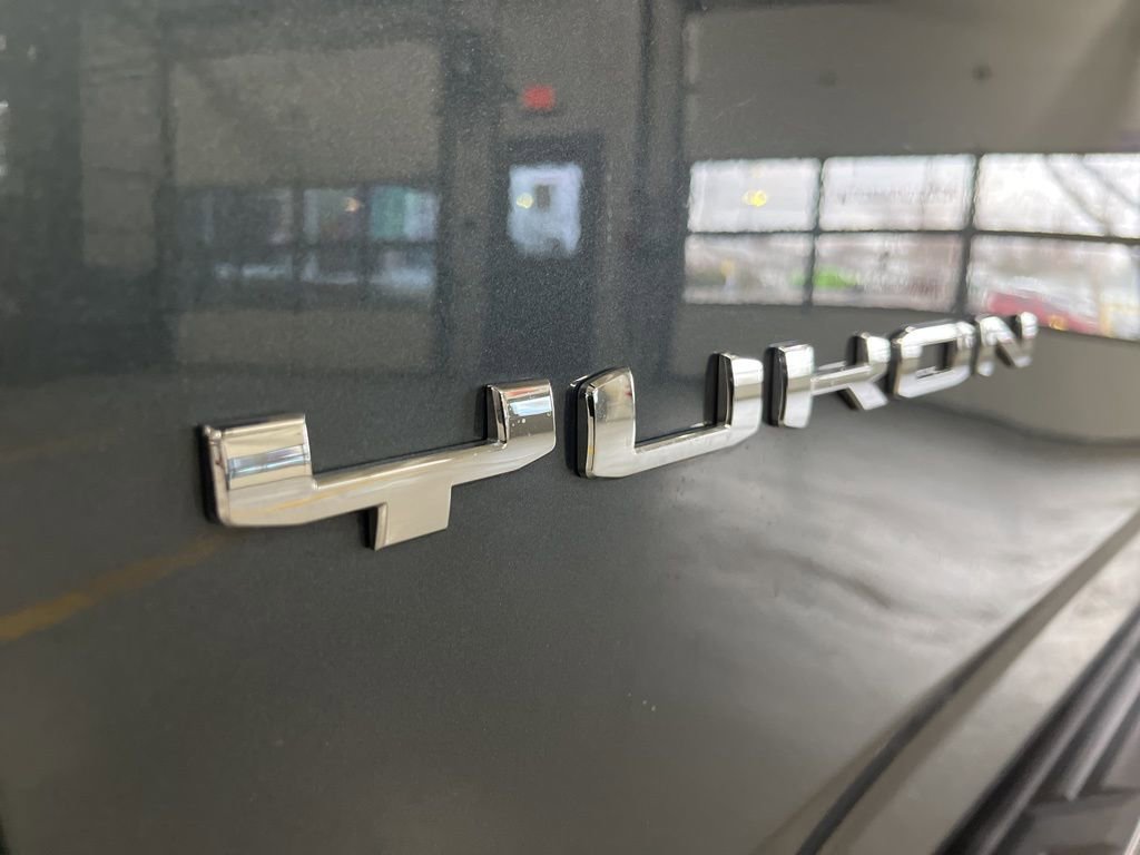 Used 2021 GMC Yukon XL SLE image 14