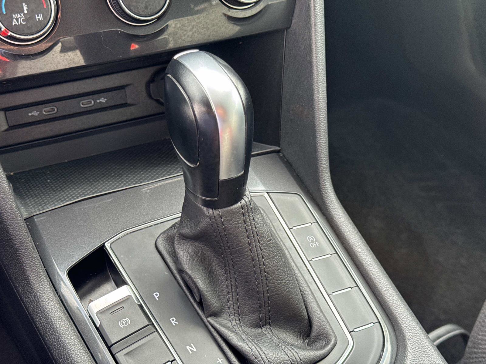 Used 2021 Volkswagen Tiguan S image 24