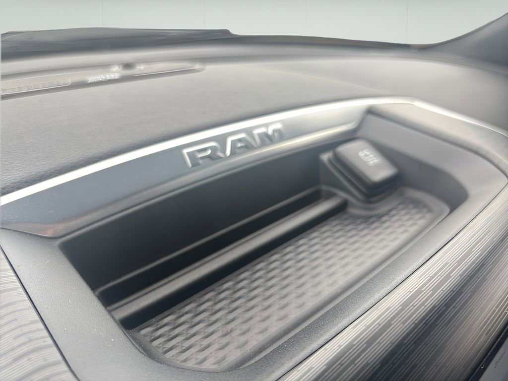 Used 2024 RAM 1500 Laramie image 32