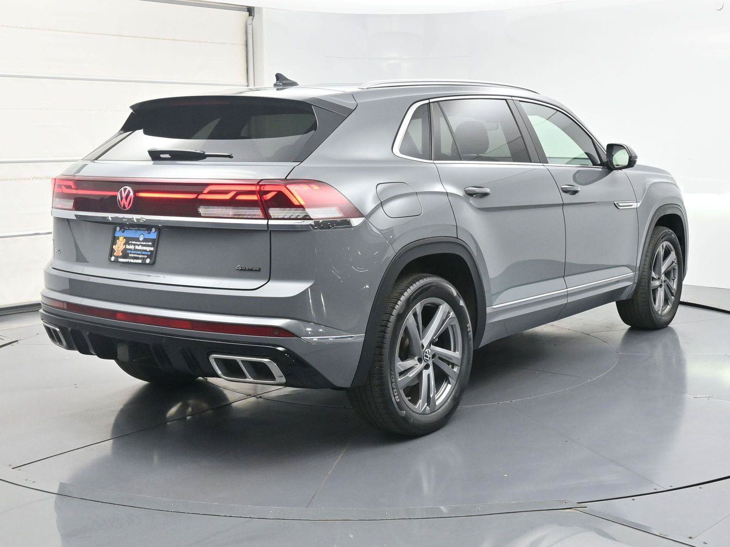 Certified 2024 Volkswagen Atlas Cross Sport SEL R-Line AWD/4WD image 26