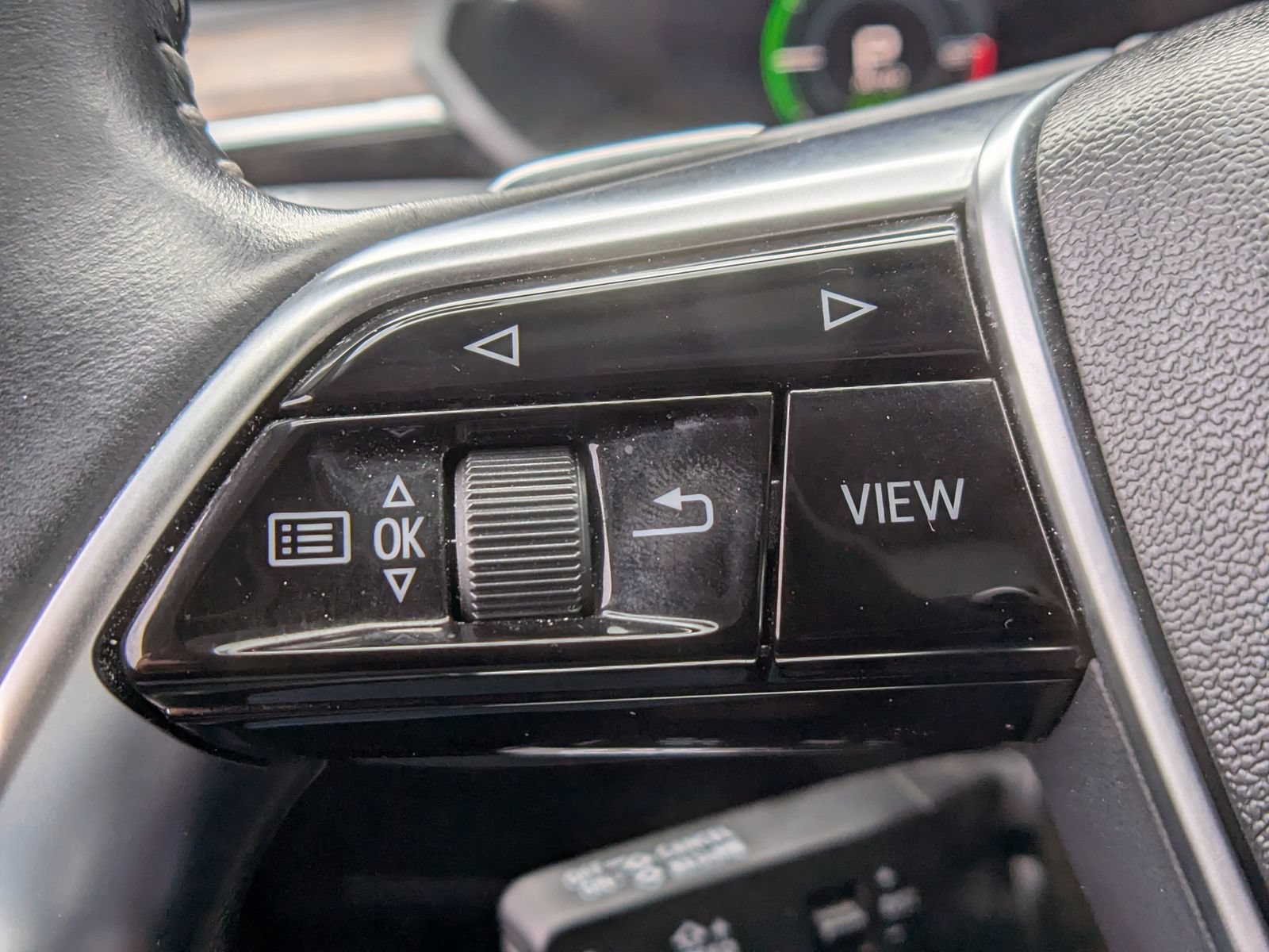 Used 2019 Audi e-tron Prestige w/ Prestige Package AWD/4WD image 28