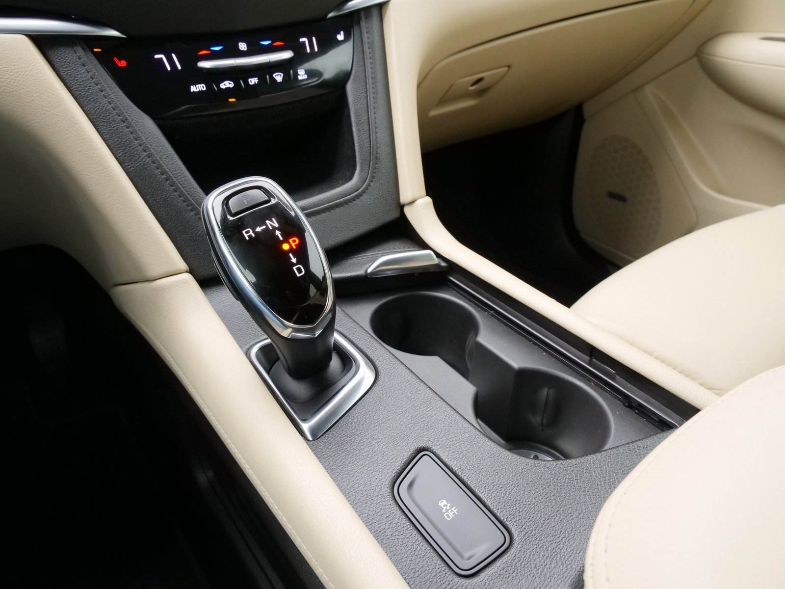 Used 2018 Cadillac XT5 Luxury w/ Driver Awareness Package image 27