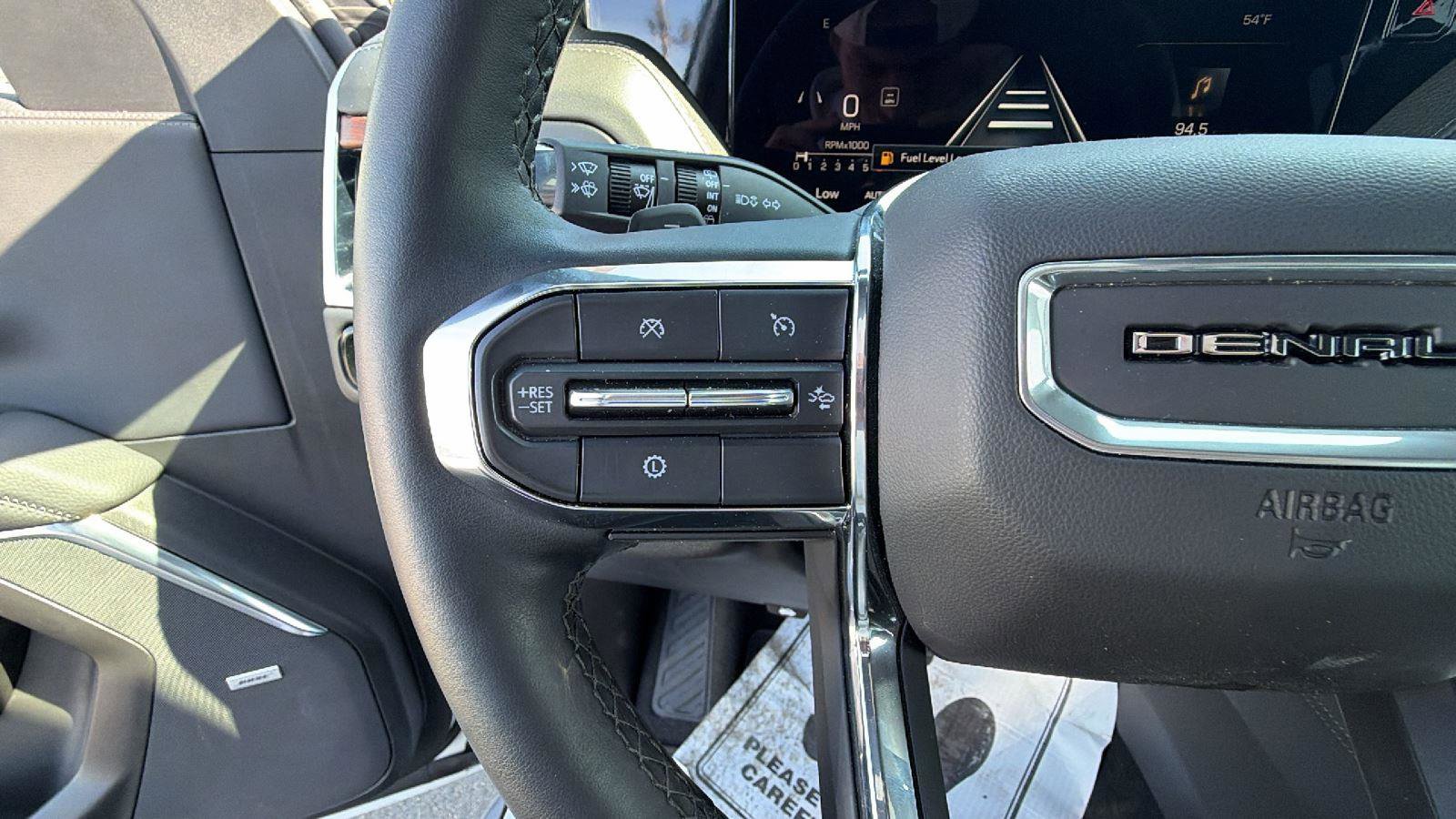 Used 2025 GMC Yukon XL Denali image 28