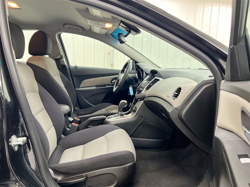 Used 2015 Chevrolet Cruze LS image 21
