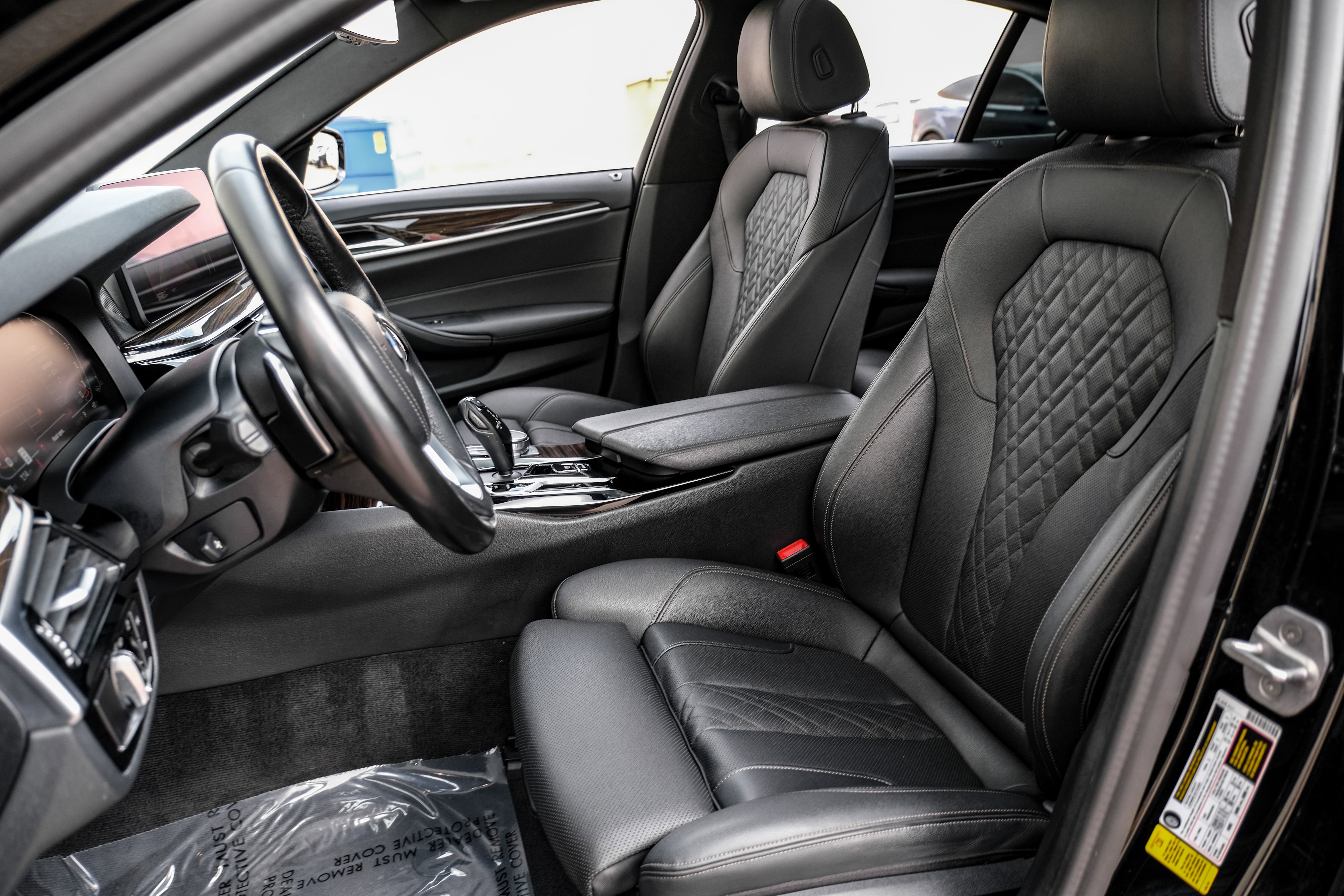 Used 2021 BMW 540i w/ Convenience Package image 31