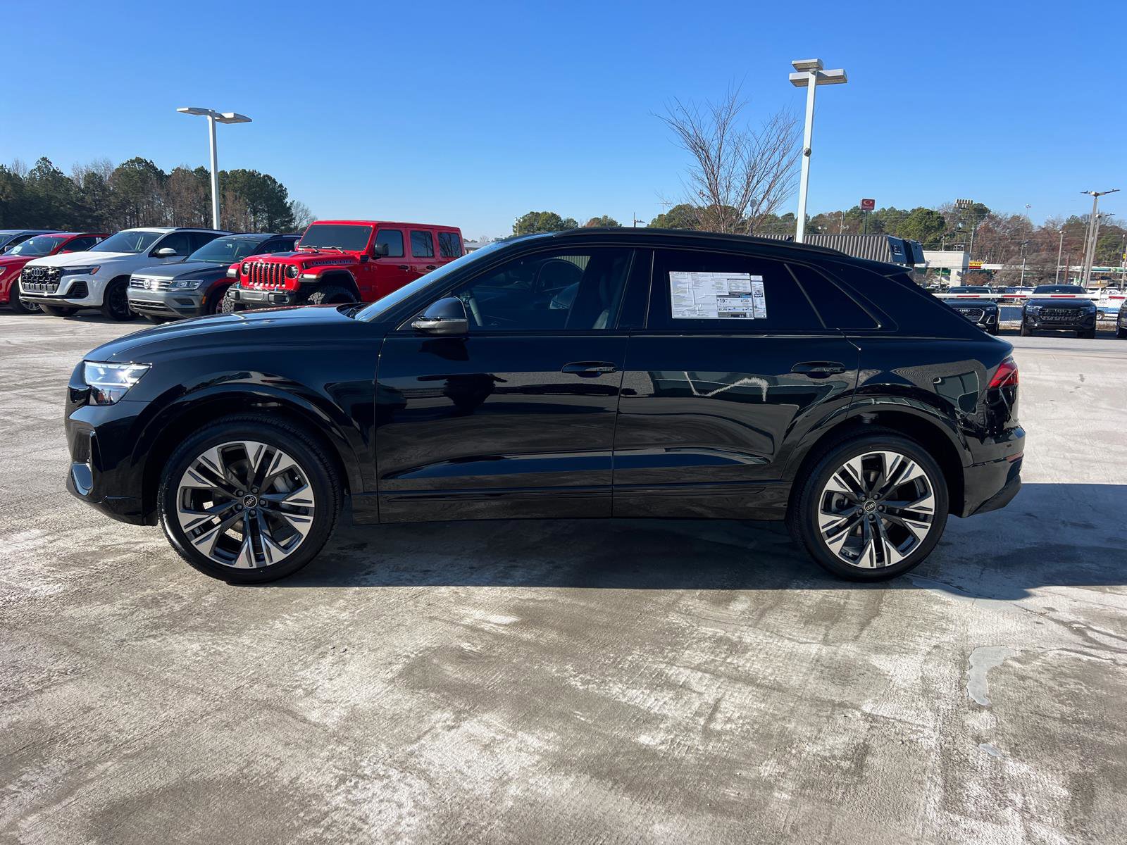 New 2025 Audi Q8 Premium image 8