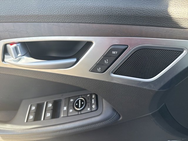 Used 2017 Genesis G80 3.8 w/ Option Group 03 image 25