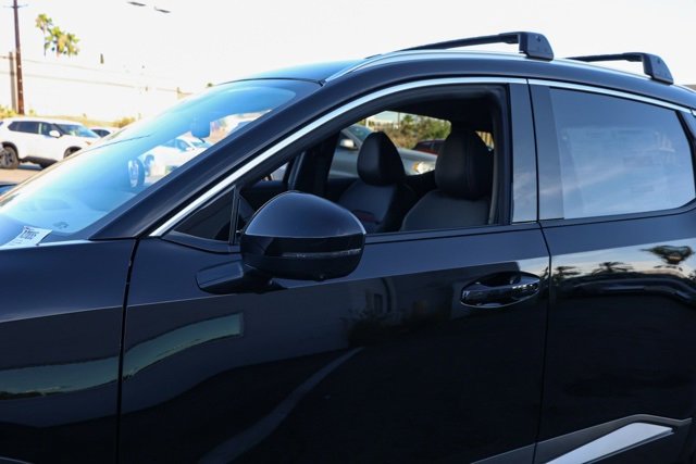 New 2025 Nissan Kicks SR image 12