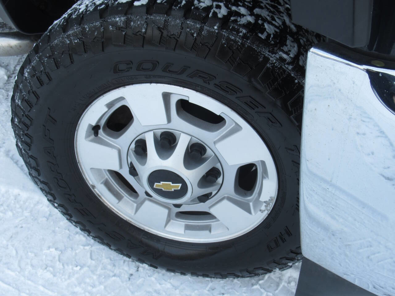 Used 2018 Chevrolet Silverado 2500 LT w/ LT Convenience Package image 5