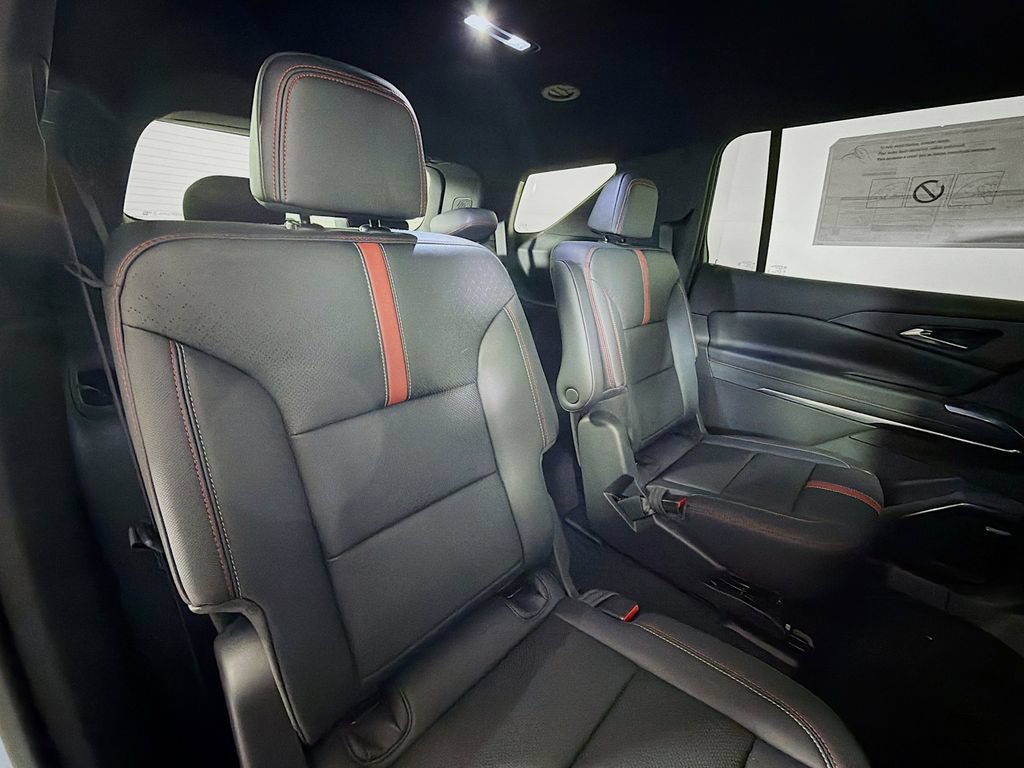 New 2026 Chevrolet Traverse RS w/ LPO, Floor Liner Package AWD/4WD image 24