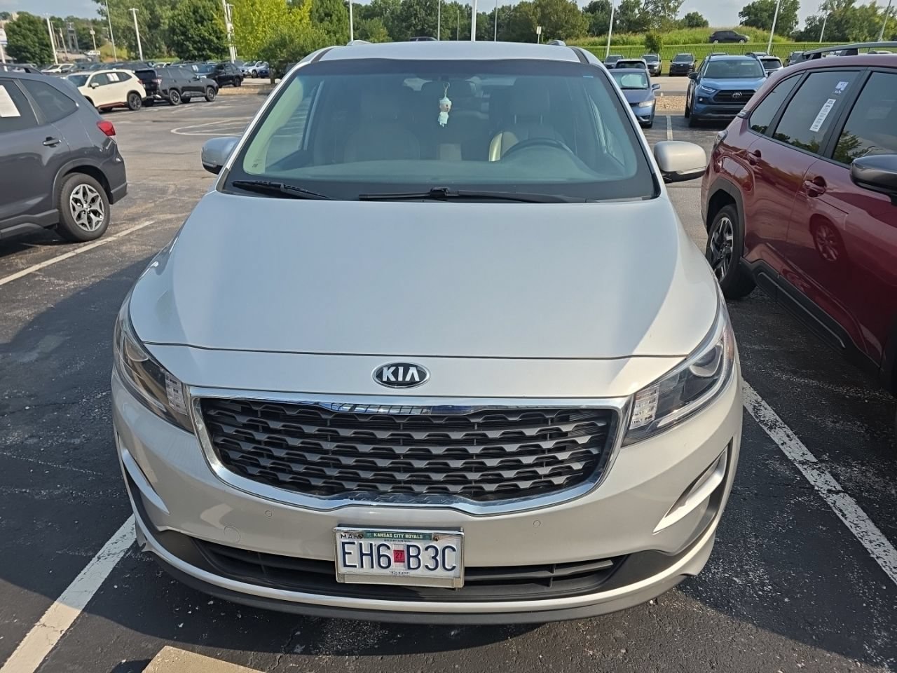 Used 2019 Kia Sedona EX FWD image 2
