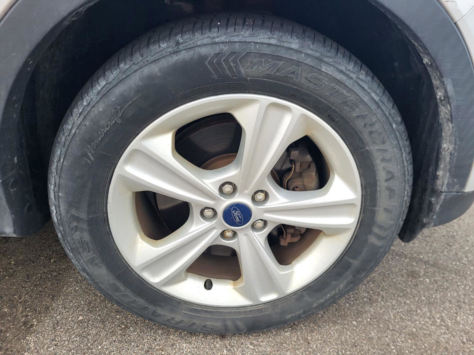 Used 2016 Ford Escape SE w/ SE Cold Weather Package image 14