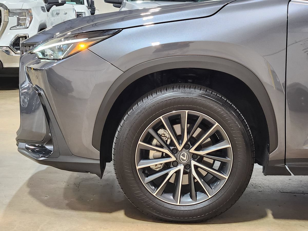 Used 2025 Lexus NX 250 FWD w/ Premium Package image 5