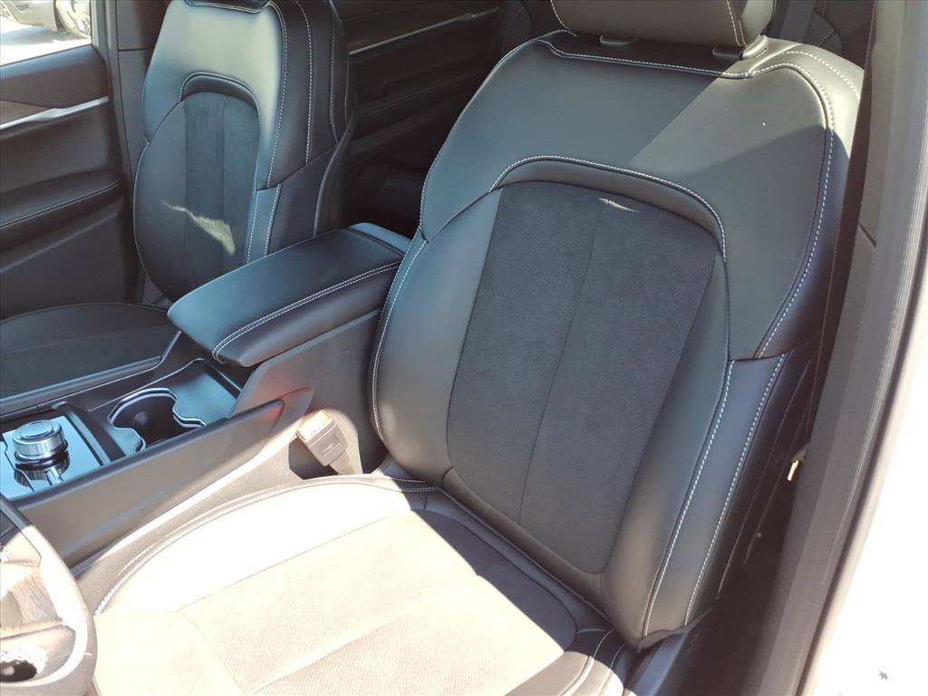 New 2026 Jeep Grand Cherokee L 4WD image 19
