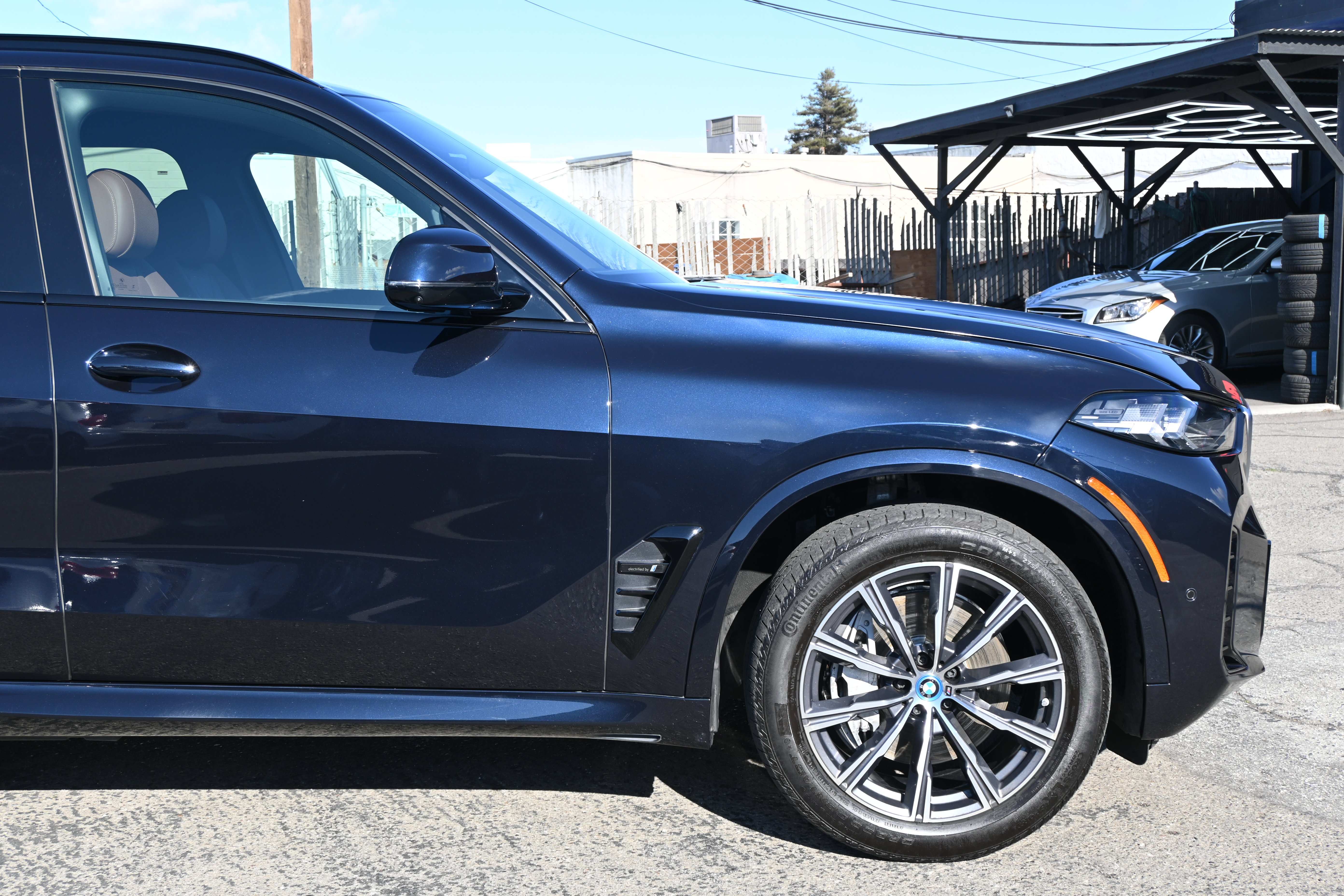 Used 2024 BMW X5 xDrive50e w/ M Sport Package AWD/4WD image 13
