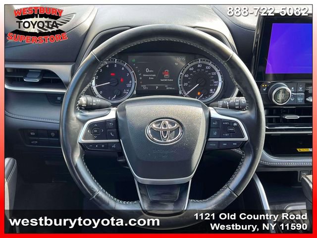 Used 2023 Toyota Highlander XLE AWD/4WD image 16