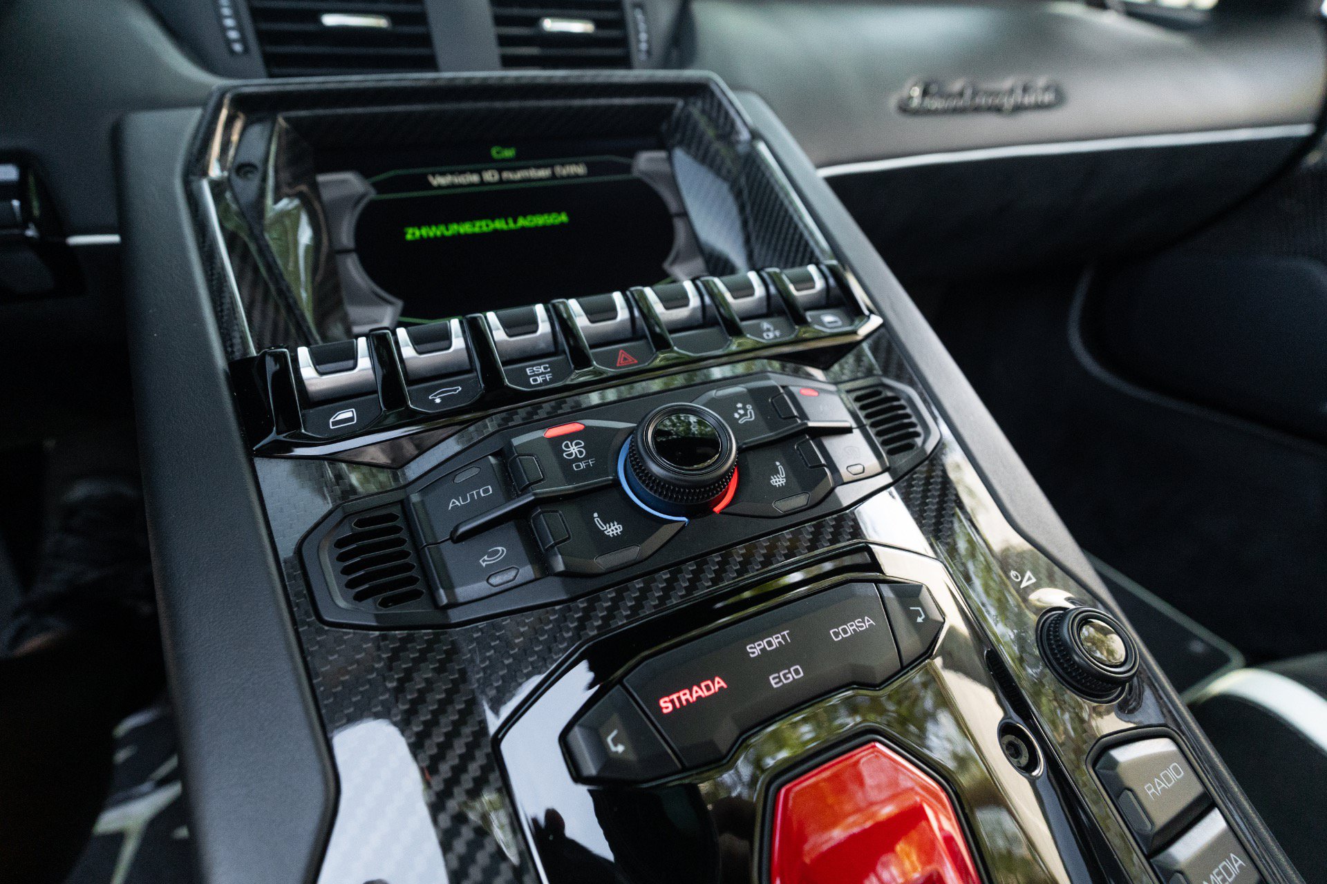Used 2020 Lamborghini Aventador SVJ AWD/4WD image 94