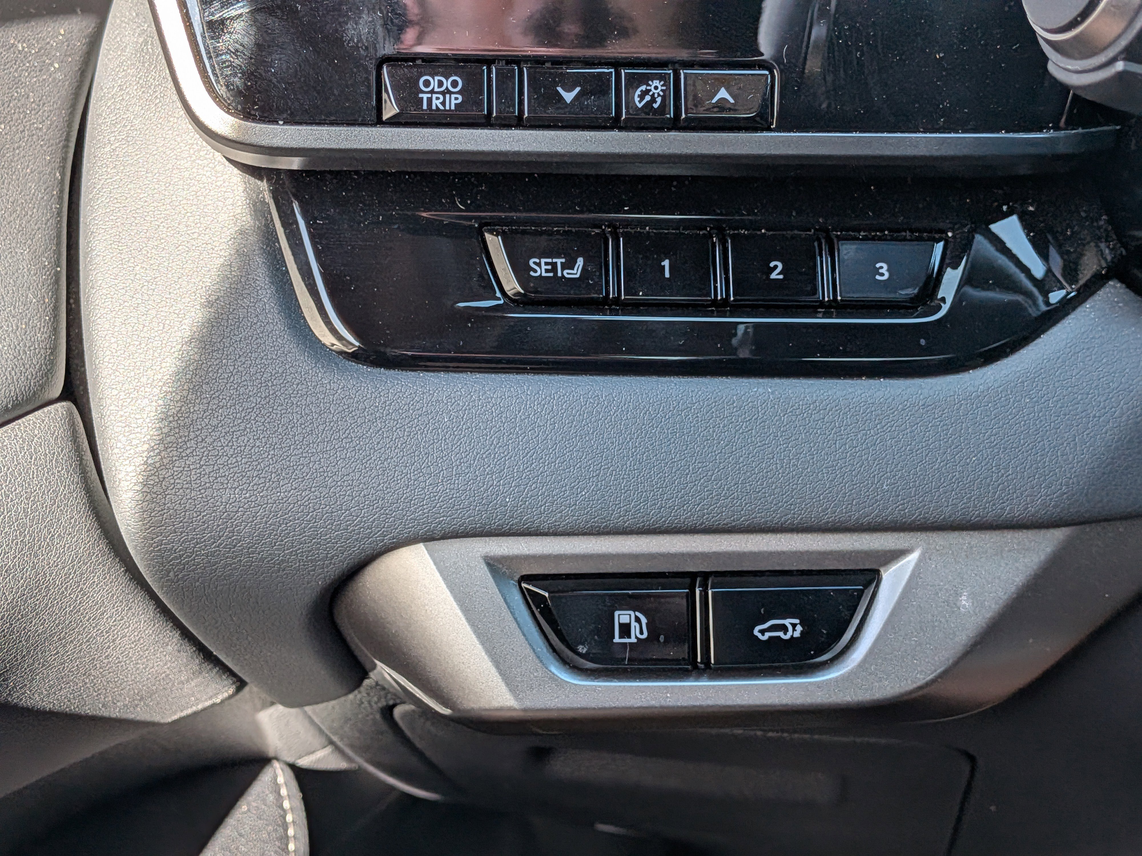 Used 2025 Lexus RX 350 Premium Plus w/ Convenience Package FWD image 25