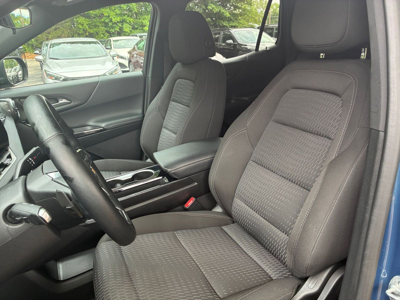 Used 2025 Chevrolet Equinox LT FWD image 38