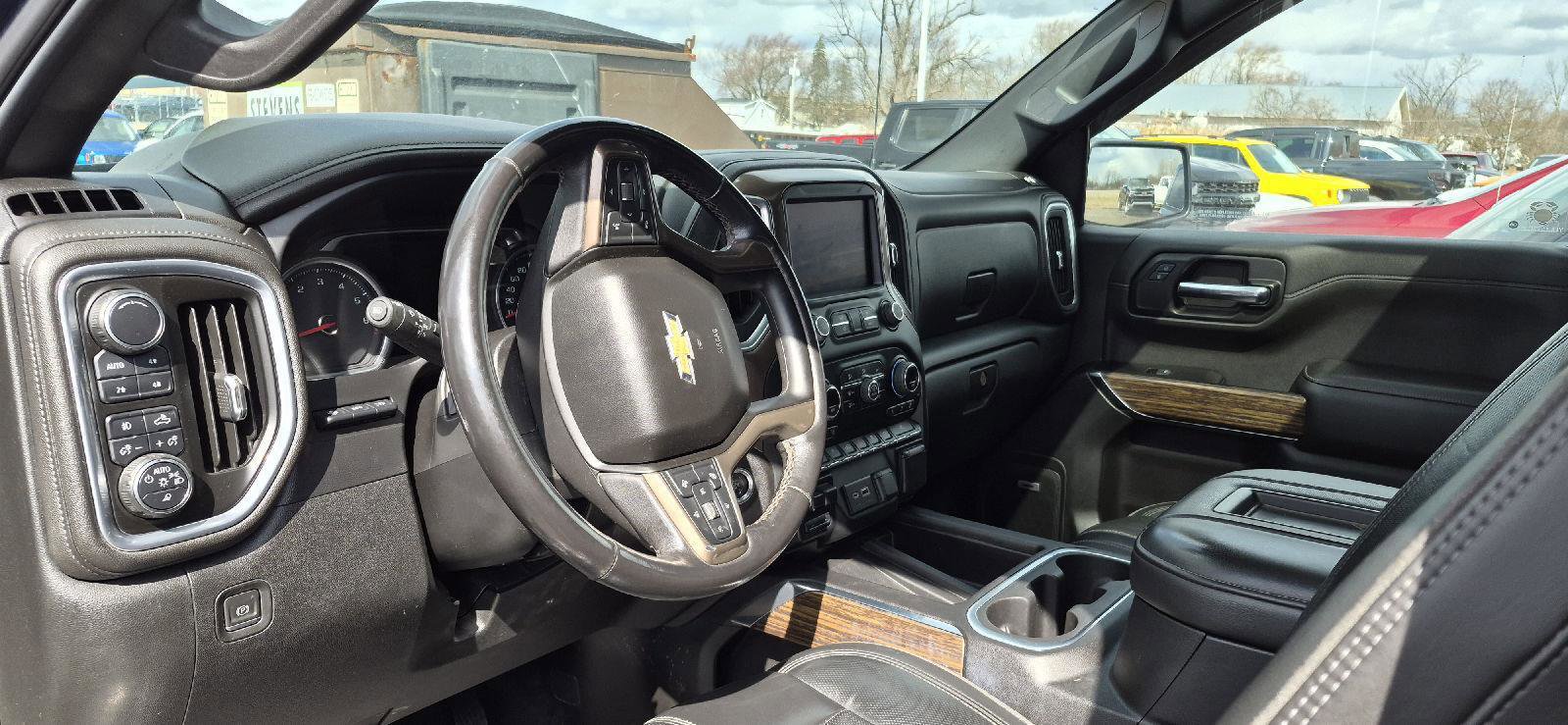 Used 2019 Chevrolet Silverado 1500 High Country image 9