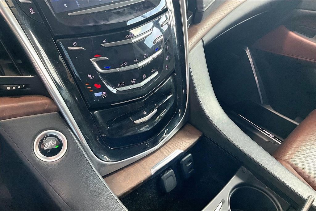Used 2019 Cadillac Escalade Premium Luxury image 33