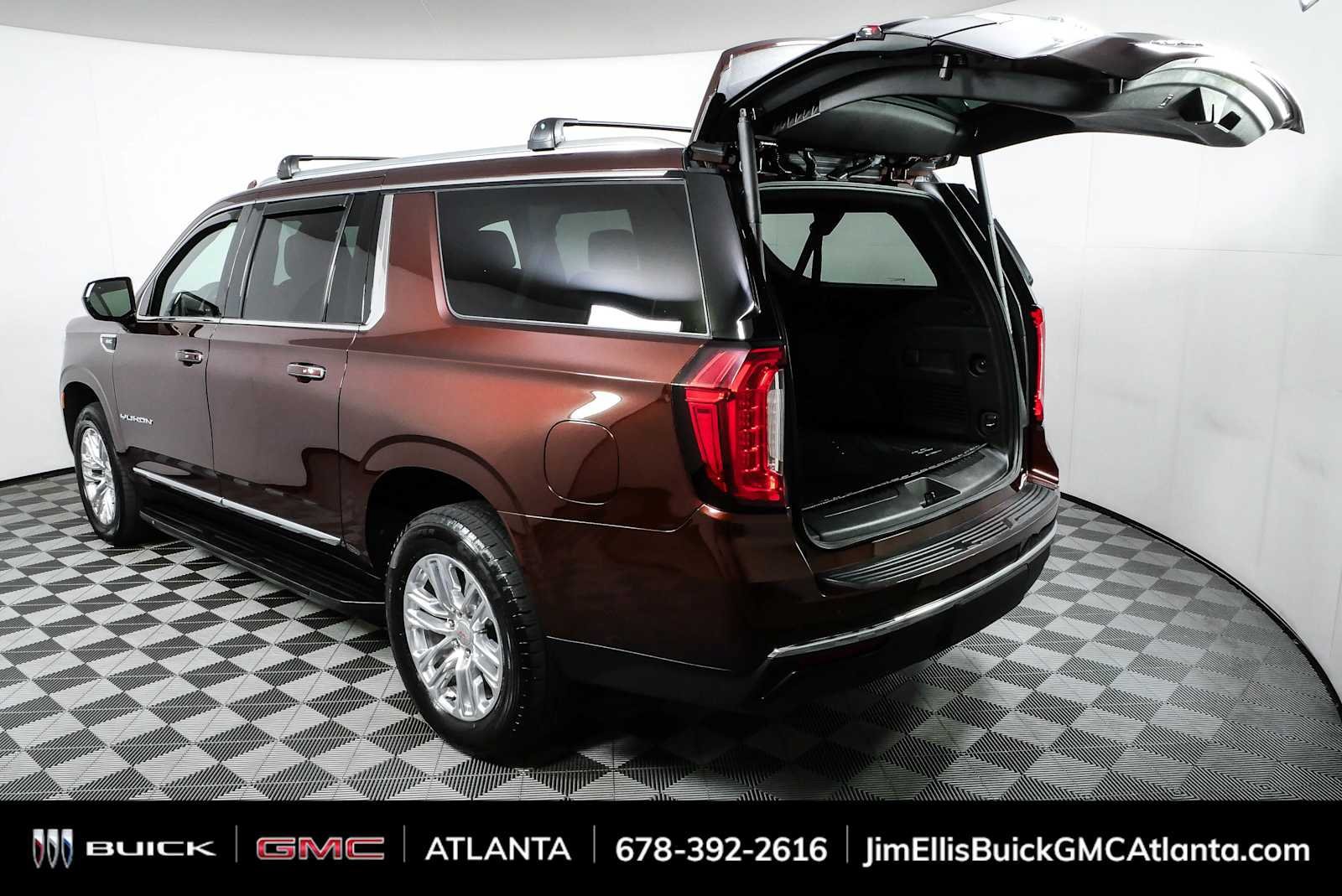 Used 2023 GMC Yukon XL SLT AWD/4WD image 72