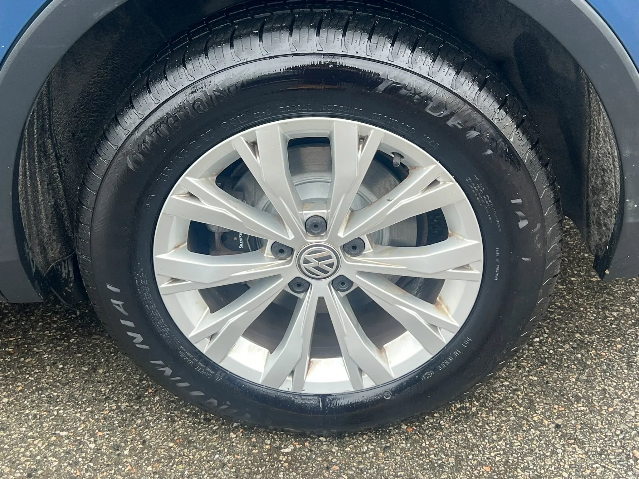 Used 2018 Volkswagen Tiguan S image 10