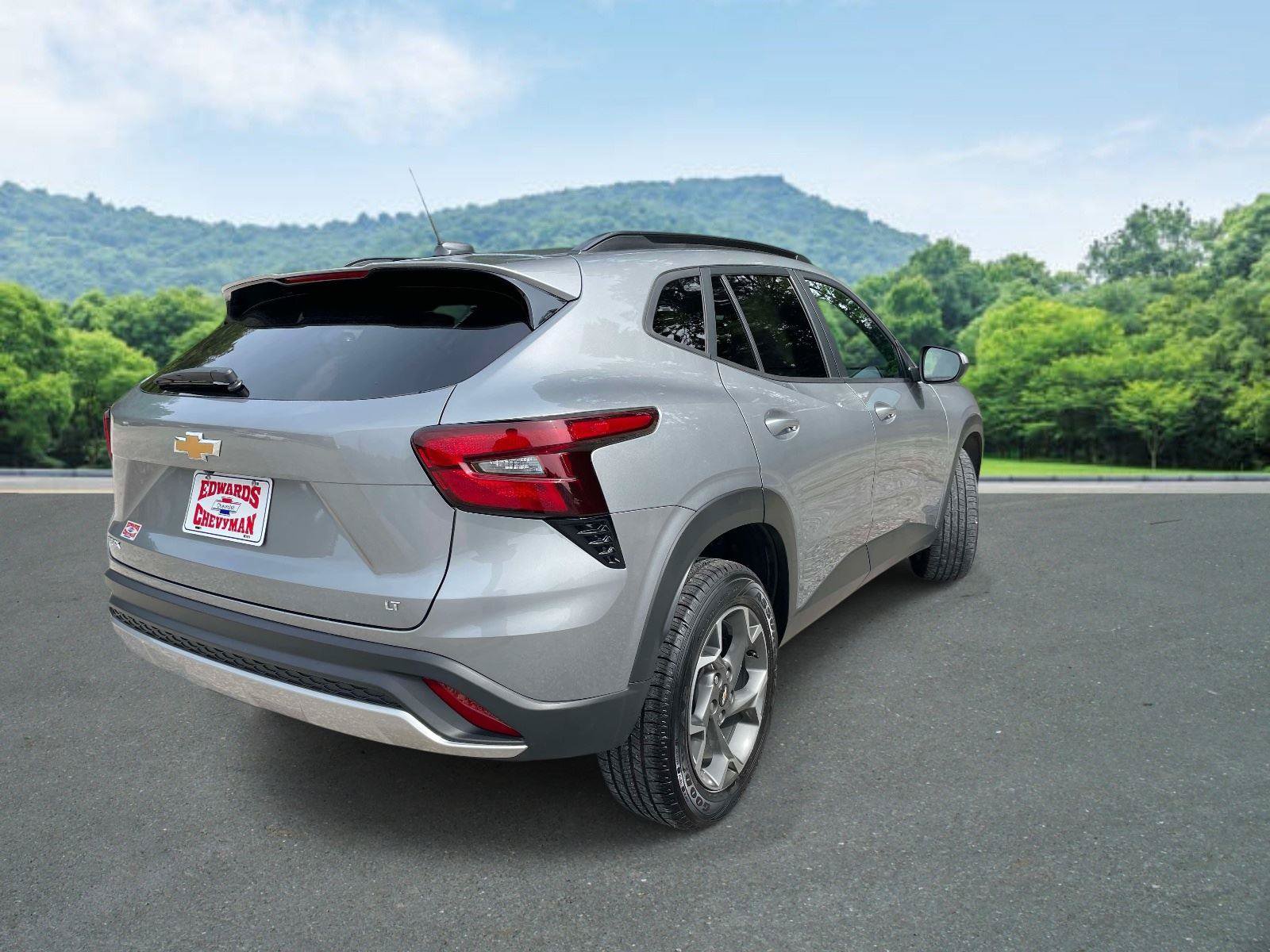 Used 2024 Chevrolet Trax LT FWD image 22