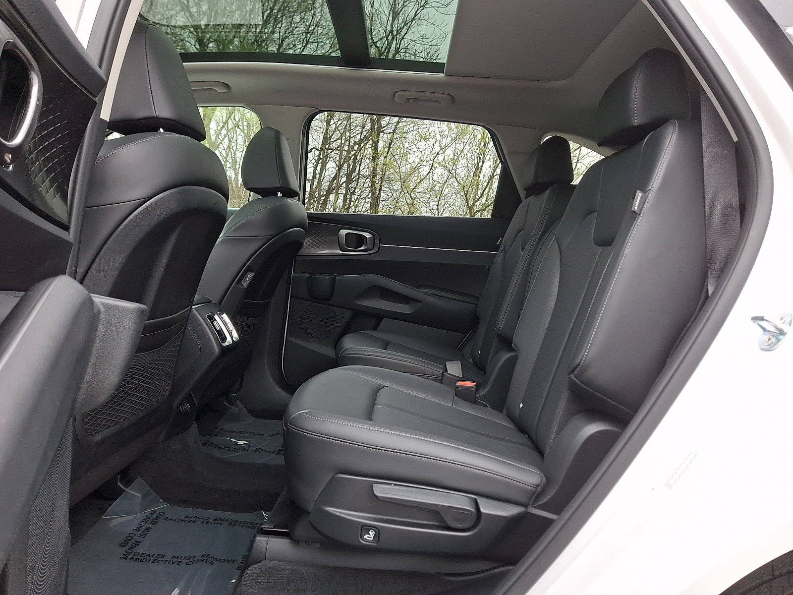 Used 2025 Kia Sorento EX w/ Panoramic Sunroof Package image 10