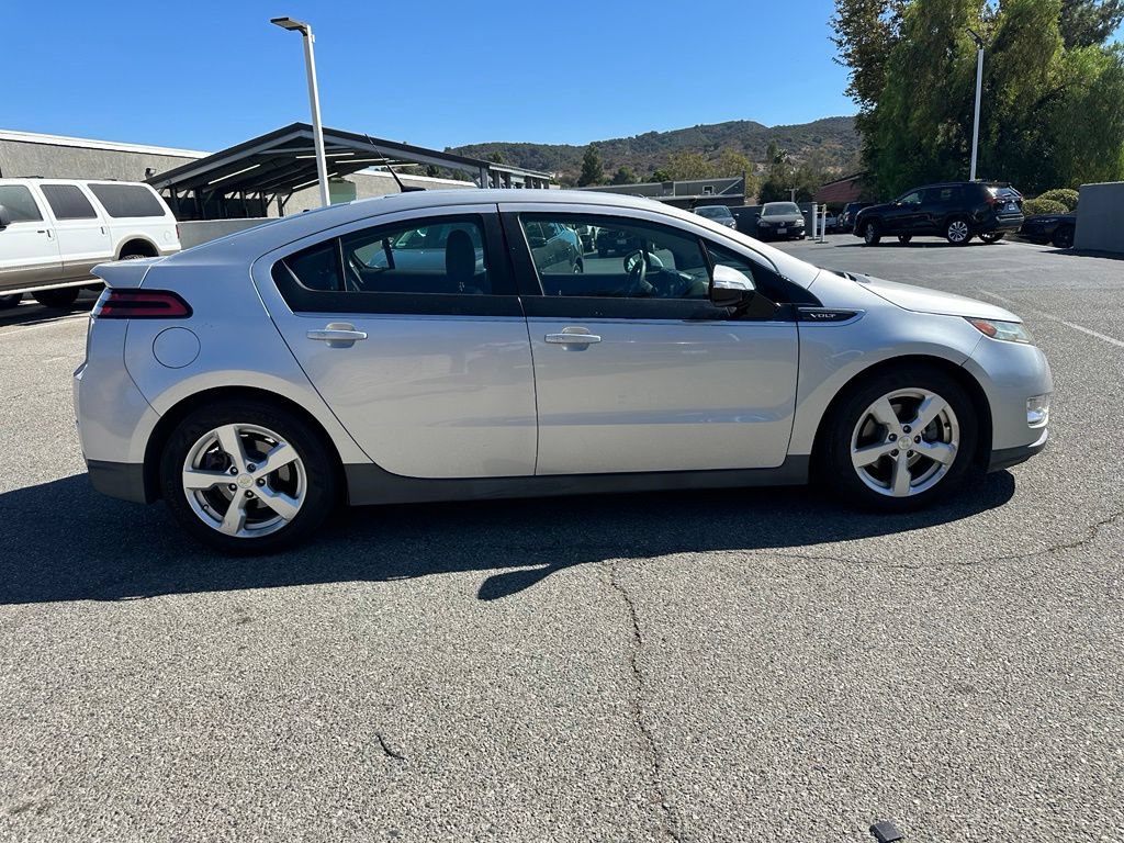 Used 2014 Chevrolet Volt Premium w/ Premium Trim Package FWD image 5