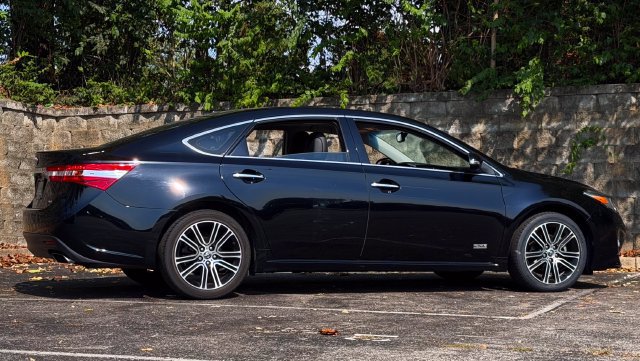 Used 2015 Toyota Avalon XLE Touring Sport Edition FWD image 5