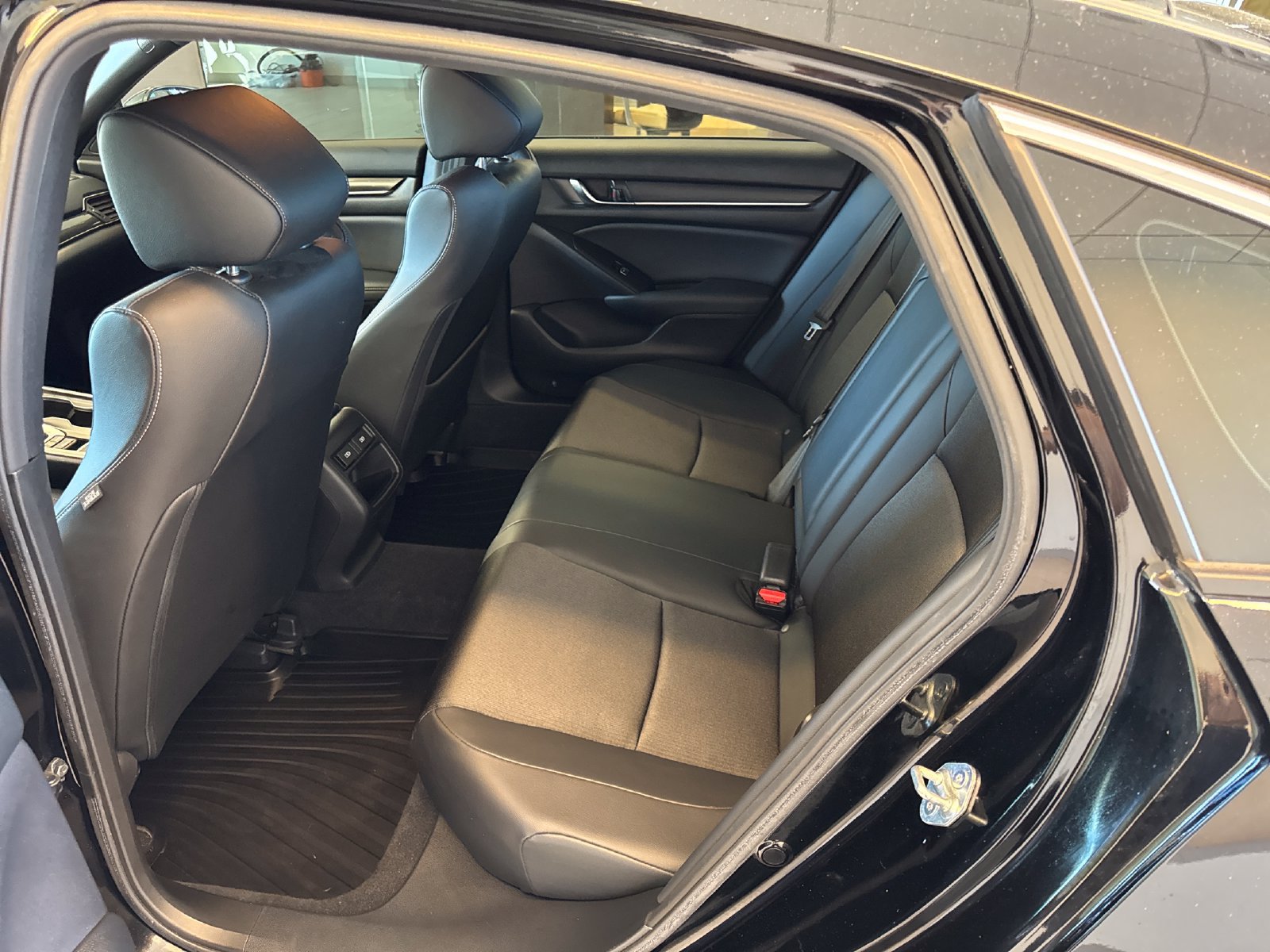 Used 2022 Honda Accord Sport image 11