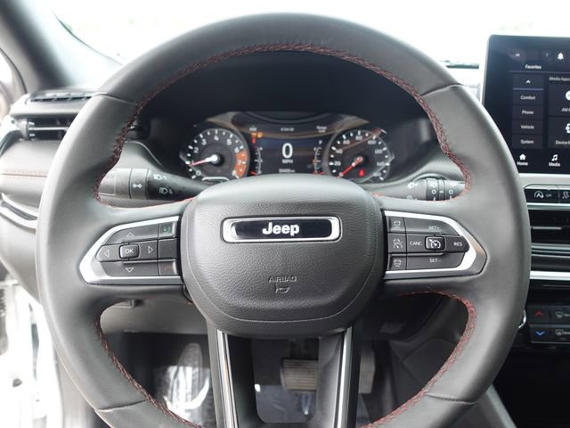 Used 2024 Jeep Compass Trailhawk AWD/4WD image 12