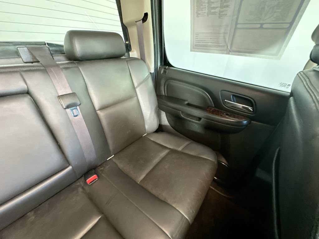 Used 2013 GMC Sierra 2500 Denali w/ Suspension Package, Off-Road AWD/4WD image 9