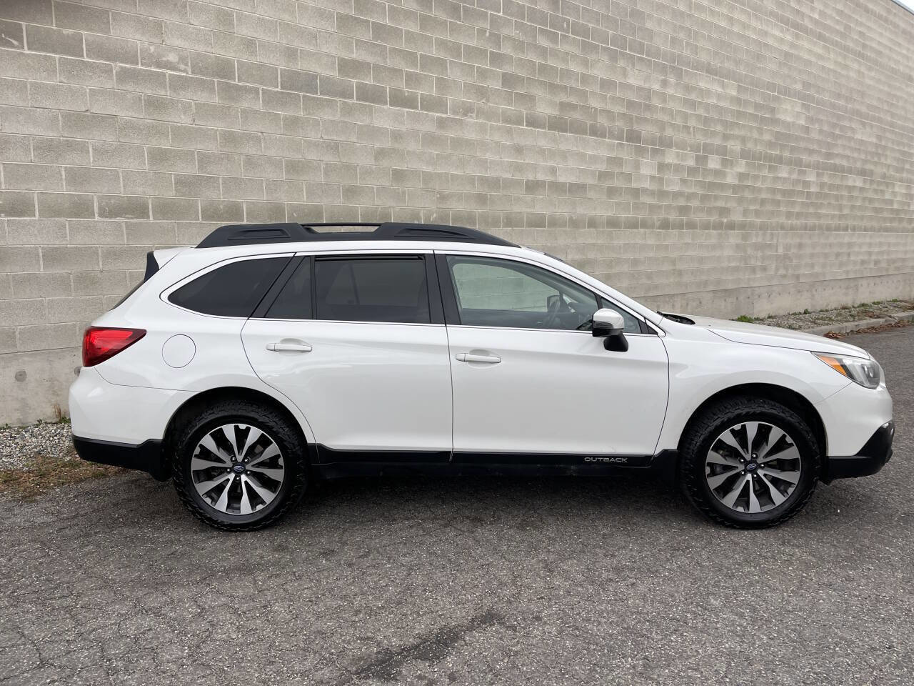 Used 2017 Subaru Outback 3.6R Limited image 5