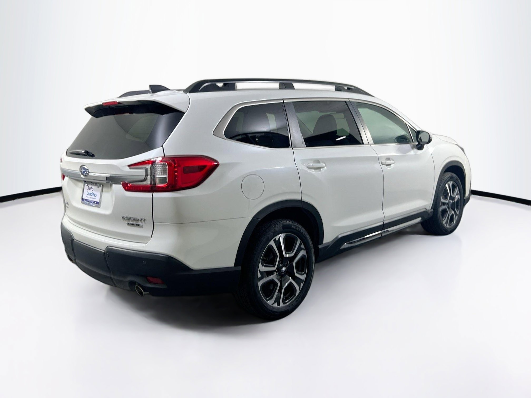 Used 2023 Subaru Ascent Limited image 5