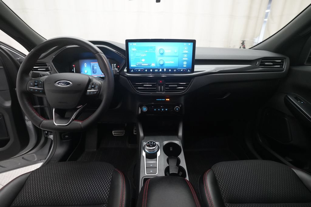 Used 2024 Ford Escape ST-Line w/ Tech Pack #1 AWD/4WD image 5