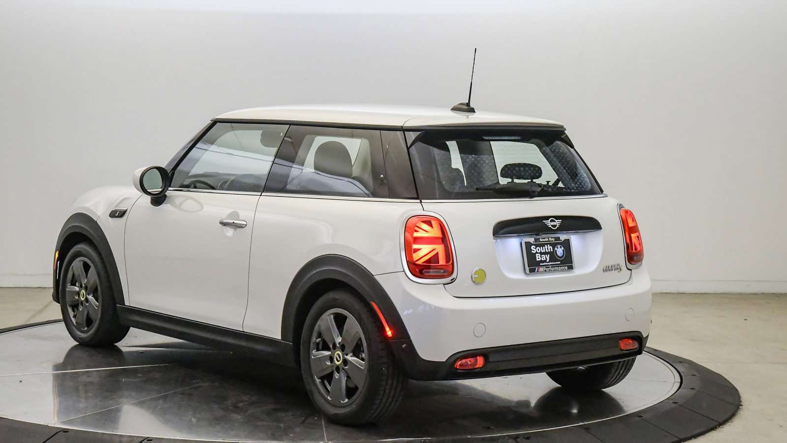 Certified 2024 MINI Cooper SE FWD image 2