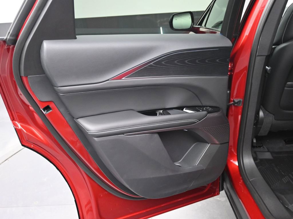 New 2026 Cadillac Lyriq Luxury image 16