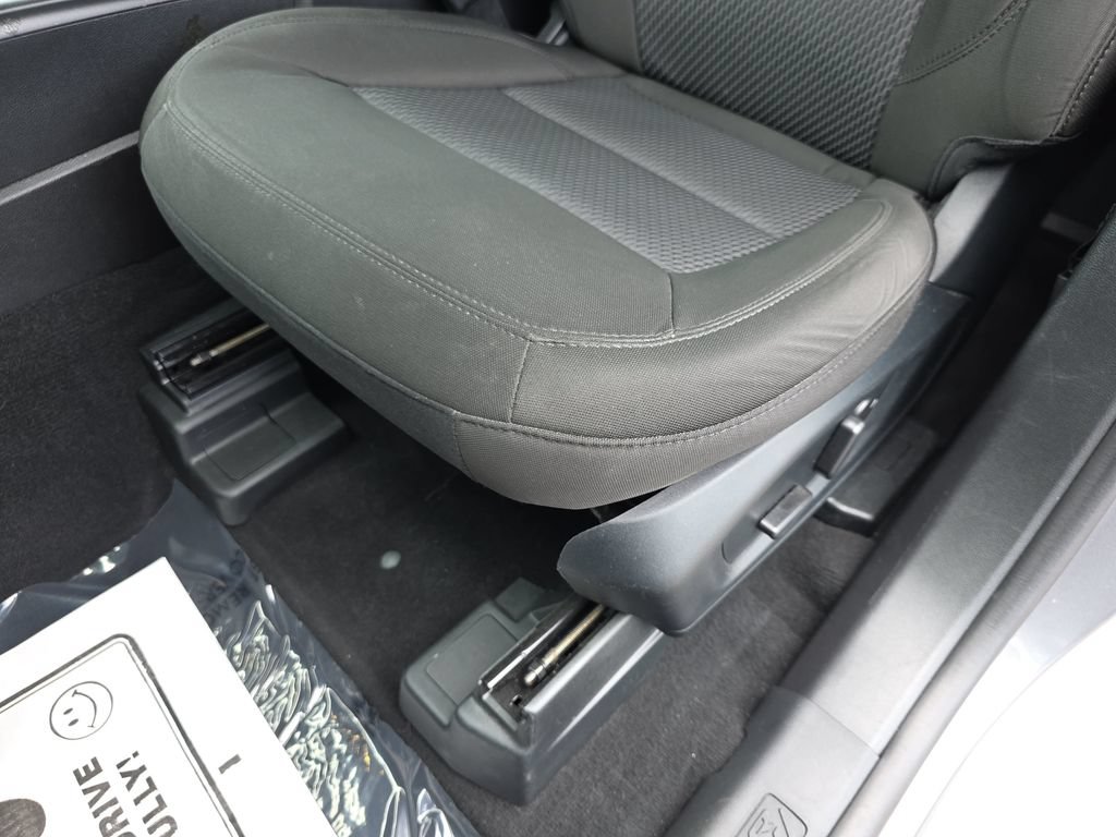 Used 2023 Ford Explorer XLT RWD image 27