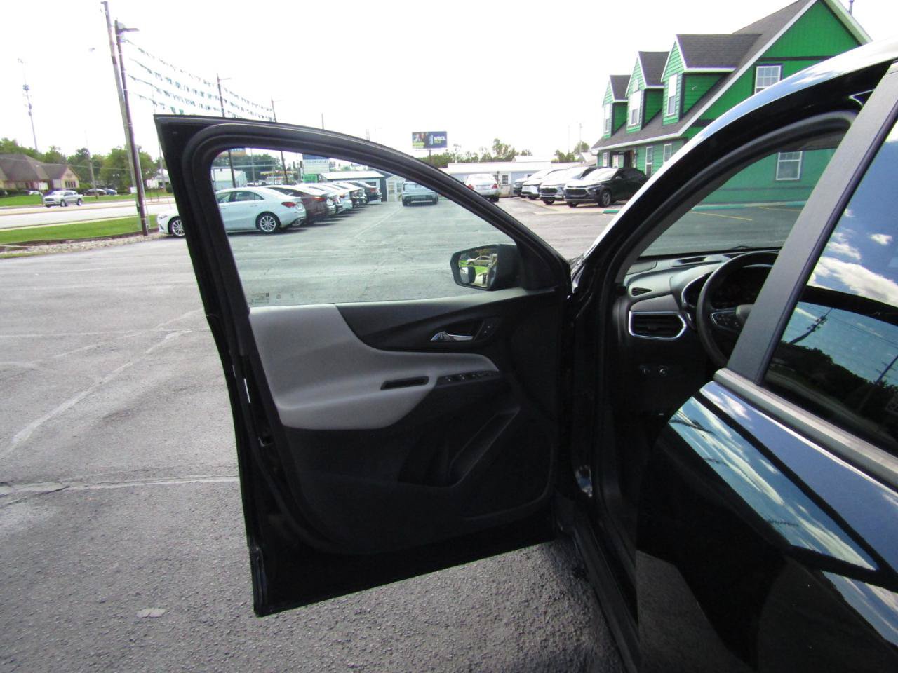 Used 2020 Chevrolet Equinox LS w/ LS Convenience Package FWD image 10
