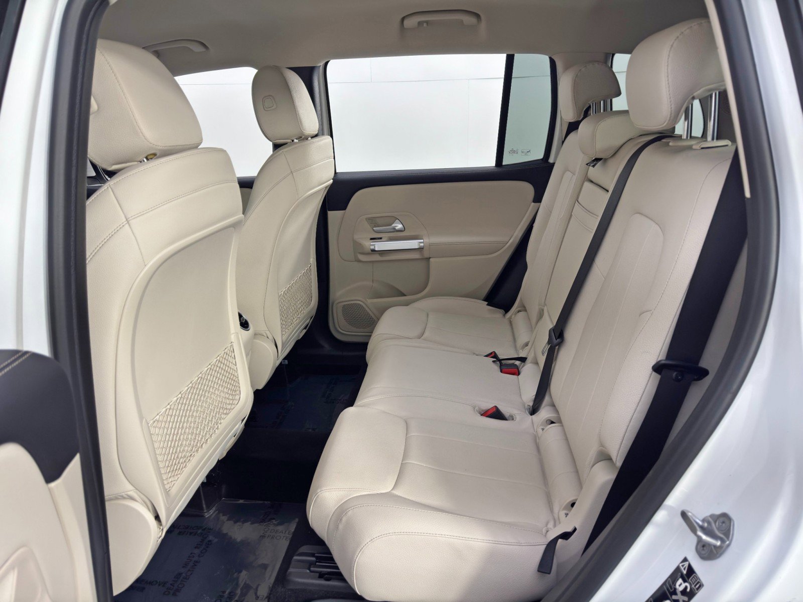 Used 2020 Mercedes-Benz GLB 250 4MATIC w/ Premium Package image 41