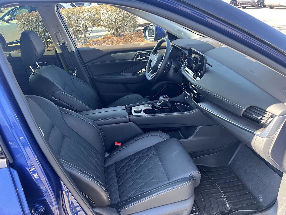 Certified 2023 Nissan Rogue Platinum image 17