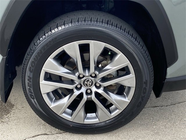 Used 2022 Toyota RAV4 XLE Premium image 26