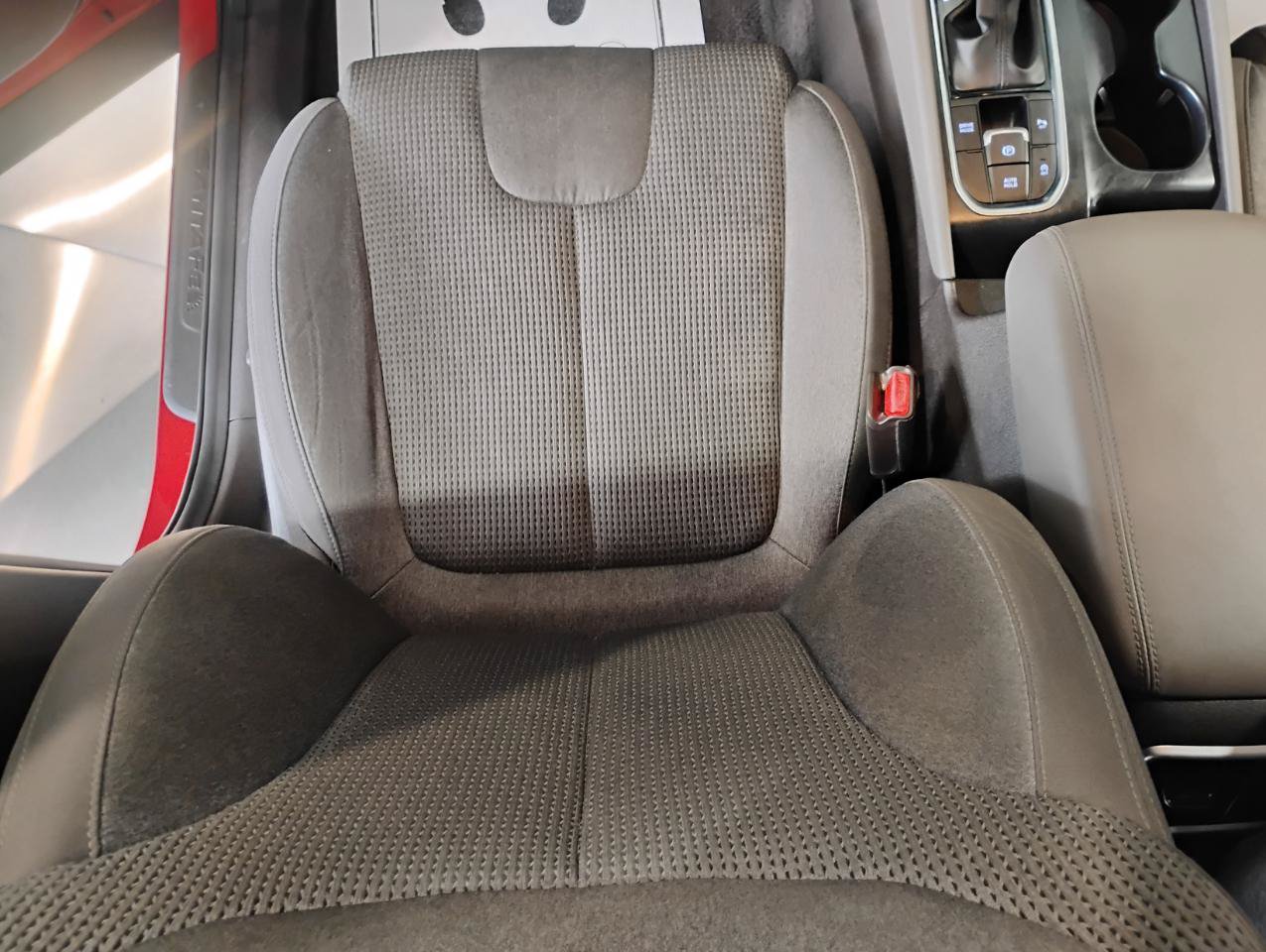Used 2019 Hyundai Santa Fe SEL FWD image 63
