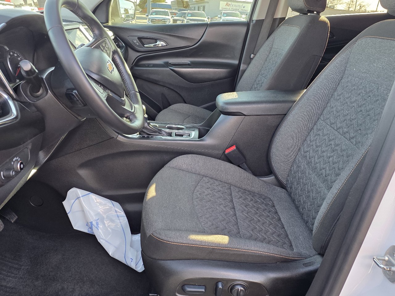 Used 2022 Chevrolet Equinox LT image 11